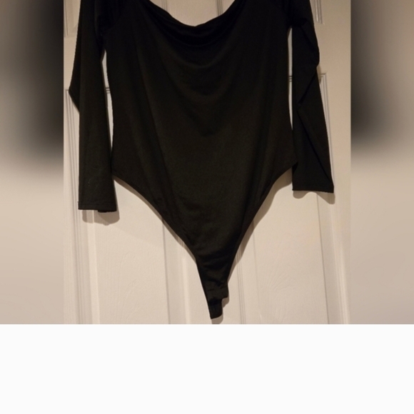 Aeropostale Tops - 👄Aeropostale Black Off The Shoulder Long Sleeve Bodysuit